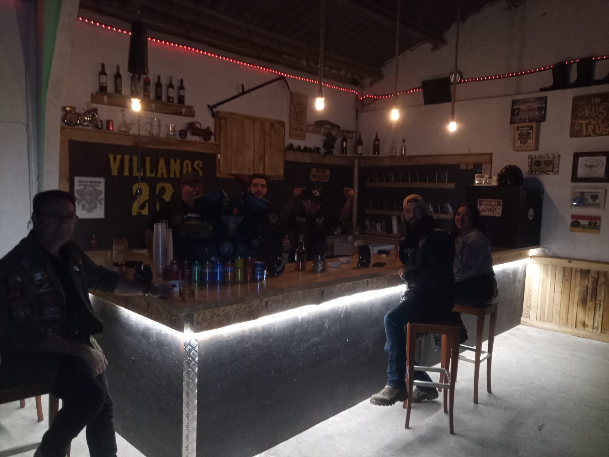 La Villa — noche